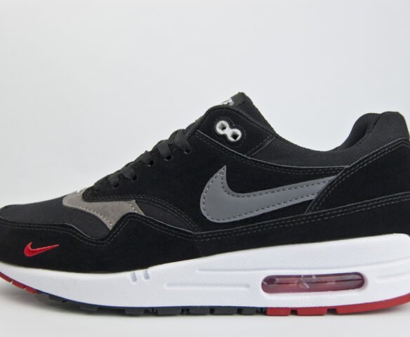 Nike Air Max 1 Suede Black / White / Red
