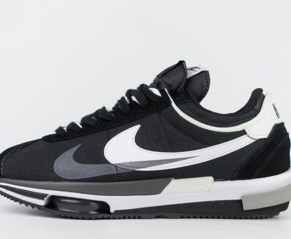 Nike Cortez 4.0 x Sacai Black / White