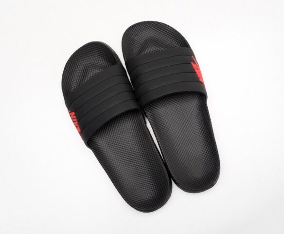 Сланцы Nike черные 2023