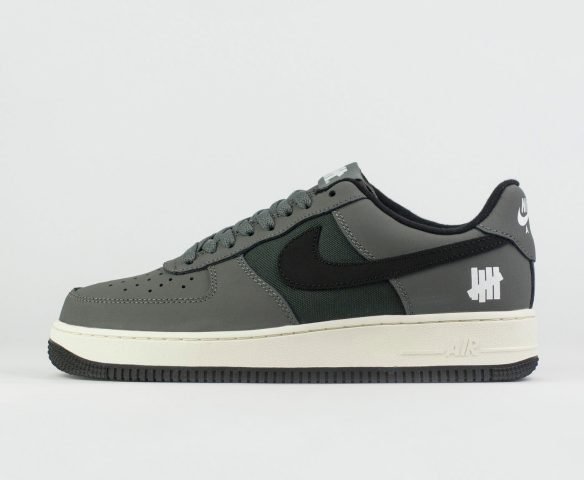 Nike Air Force 1 Low x Undefeated Grey