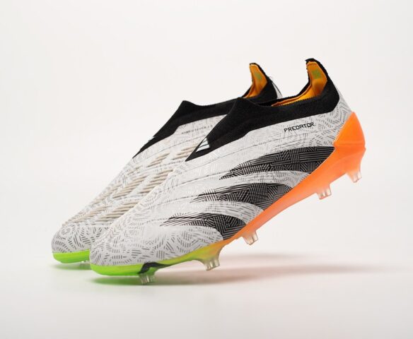 Футбольная обувь Adidas Predator Elite FG QW4