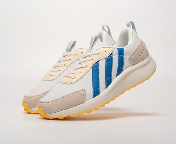 Adidas Futro Lite белые