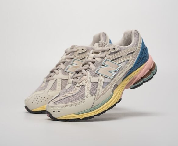 New Balance 1906U white белые