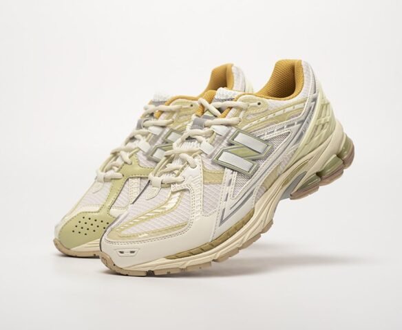 New Balance 1906U белые