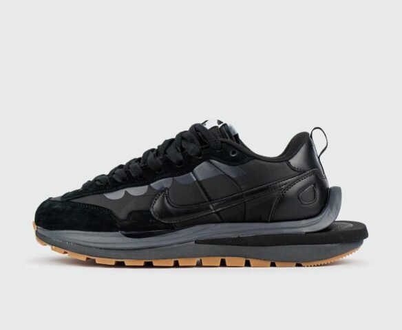 Nike Vapor Waffle x Sacai Black / Gum Ftwr. Wmns