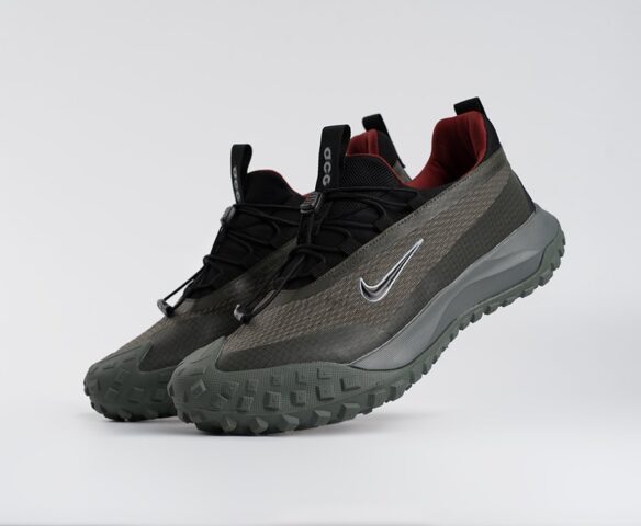 Nike ACG Mountain Fly Low green