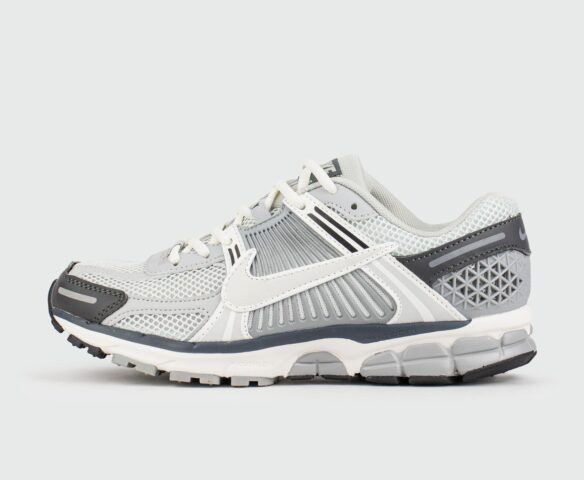 Nike Zoom Vomero 5 Grey White